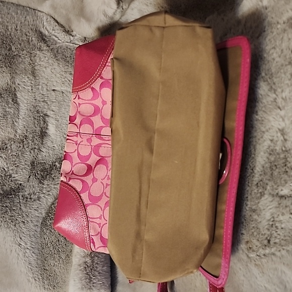 Coach Pink Signature Canvas Shoulder Bag with Turn-Lock 2009 - Picture 8 of 9